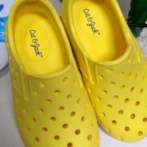 Cat and jack toddlers shoes size 6 yellow 💛